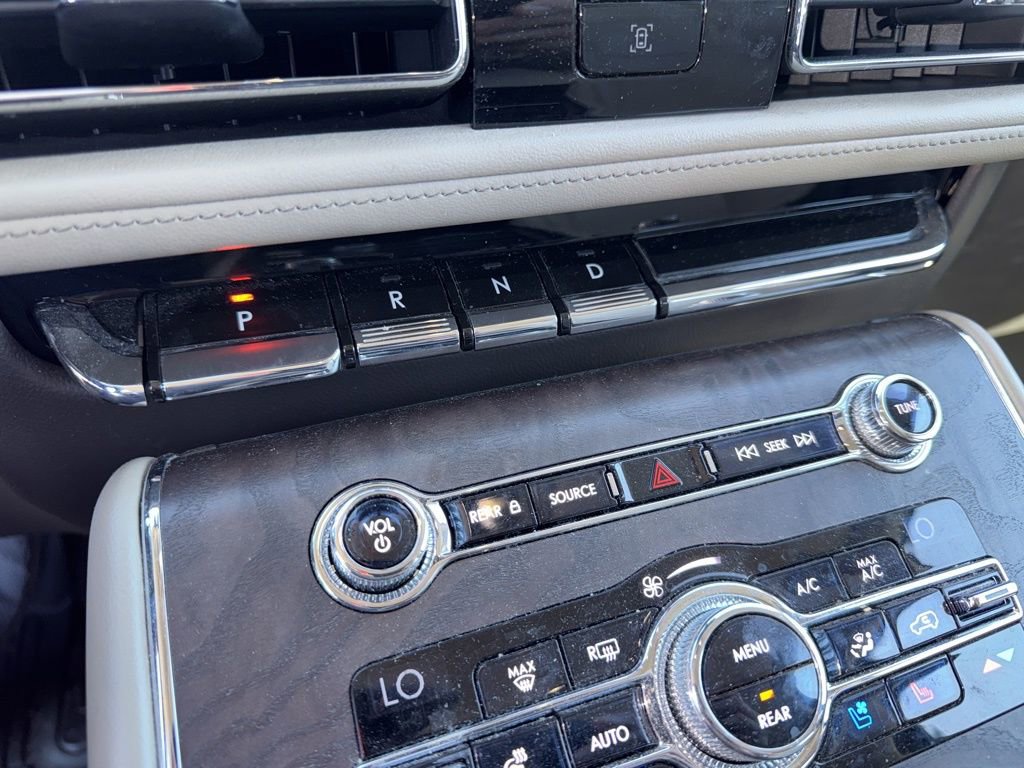 Used 2020 Lincoln Aviator Reserve w/ Equipment Group 201A AWD/4WD image 12