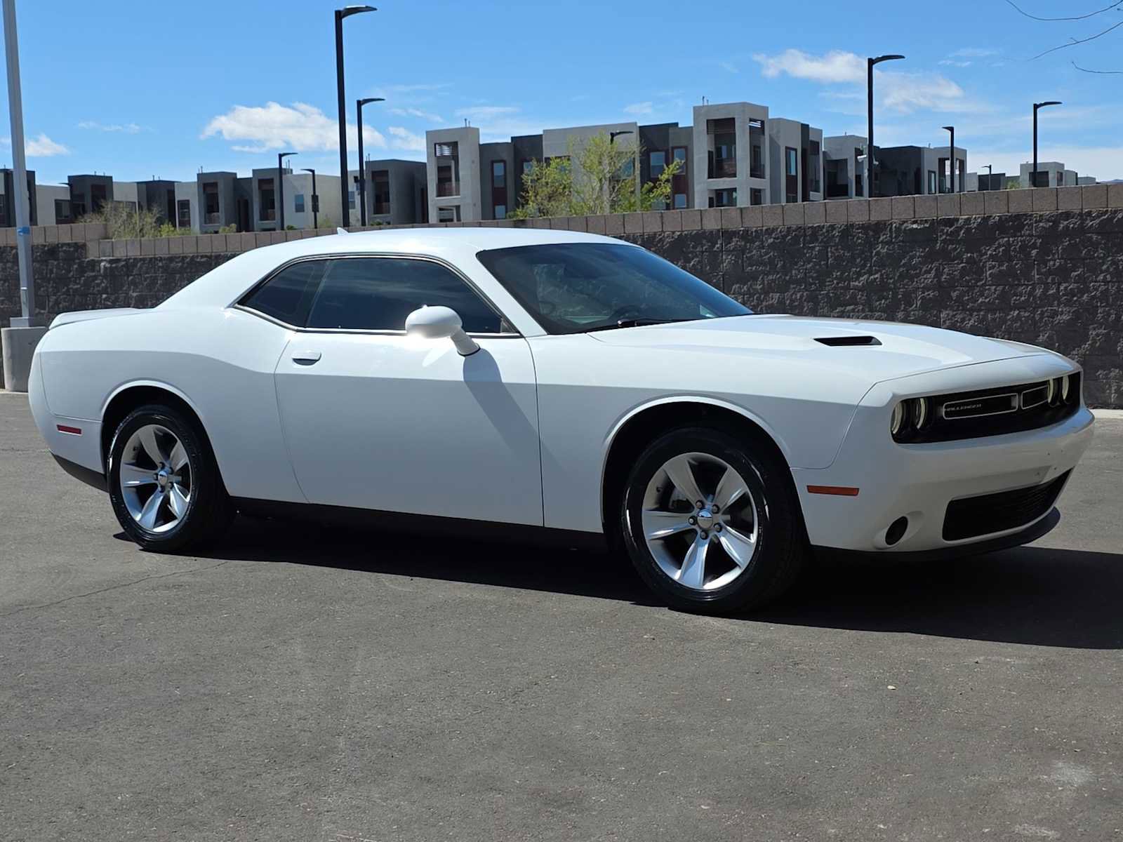 Used 2022 Dodge Challenger SXT image 3