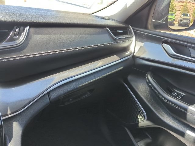 Used 2021 Jeep Grand Cherokee L Laredo w/ Luxury Tech Group I AWD/4WD image 8