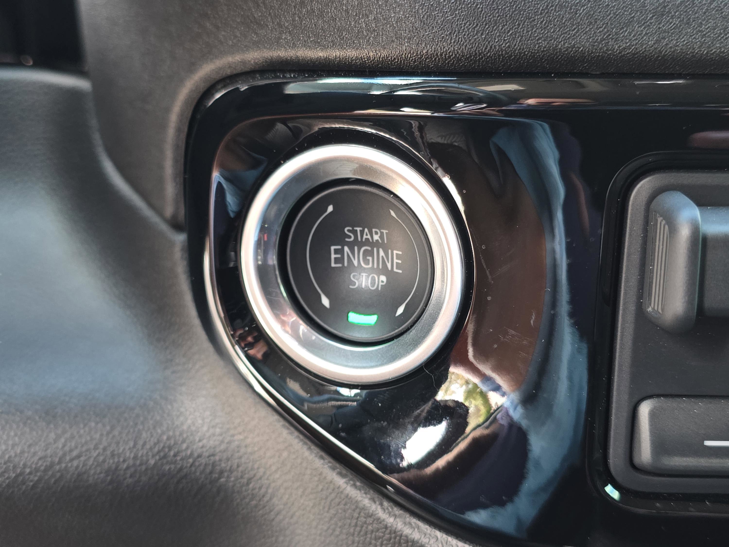 Used 2025 Chevrolet Silverado 1500 LT w/ Z71 Off-Road Package image 26