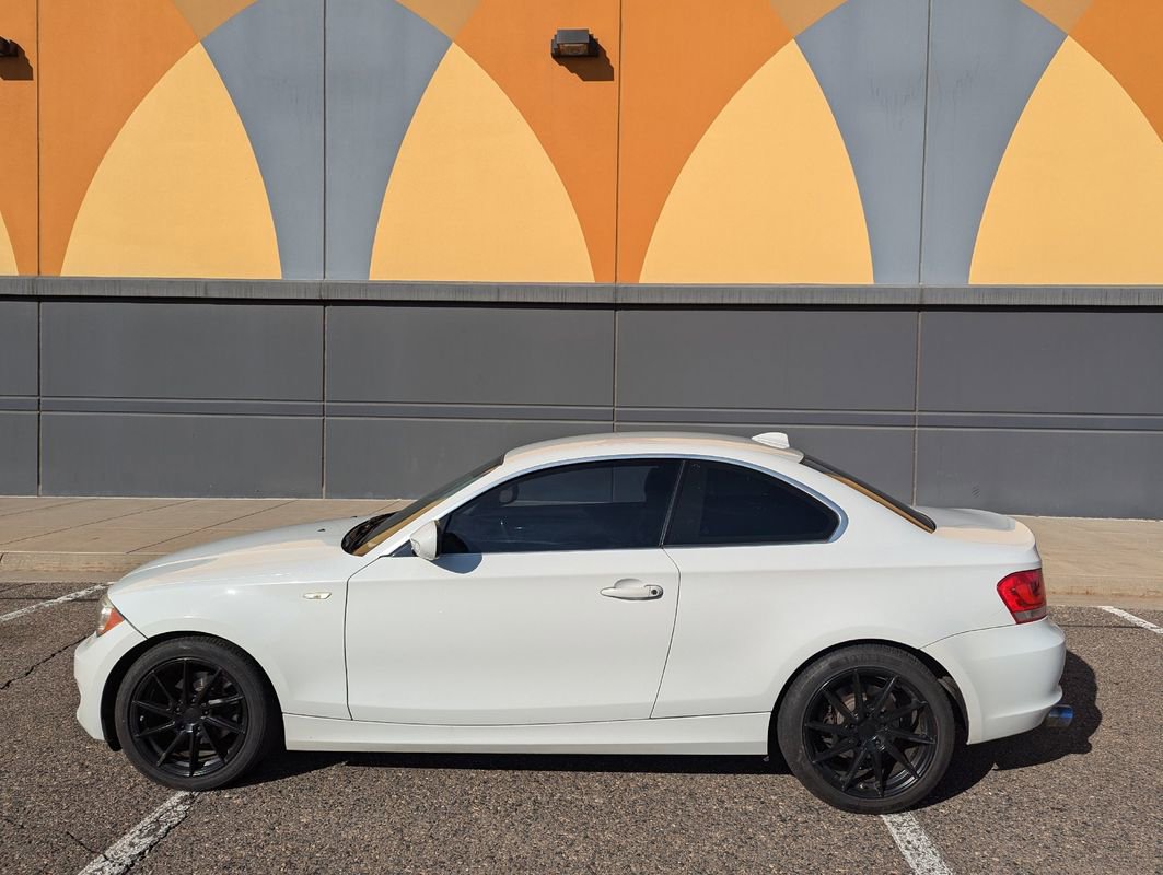 Used 2013 BMW 128i Coupe w/ Technology Pkg image 2