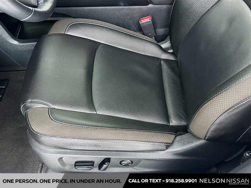 Certified 2025 Nissan Pathfinder SL image 19