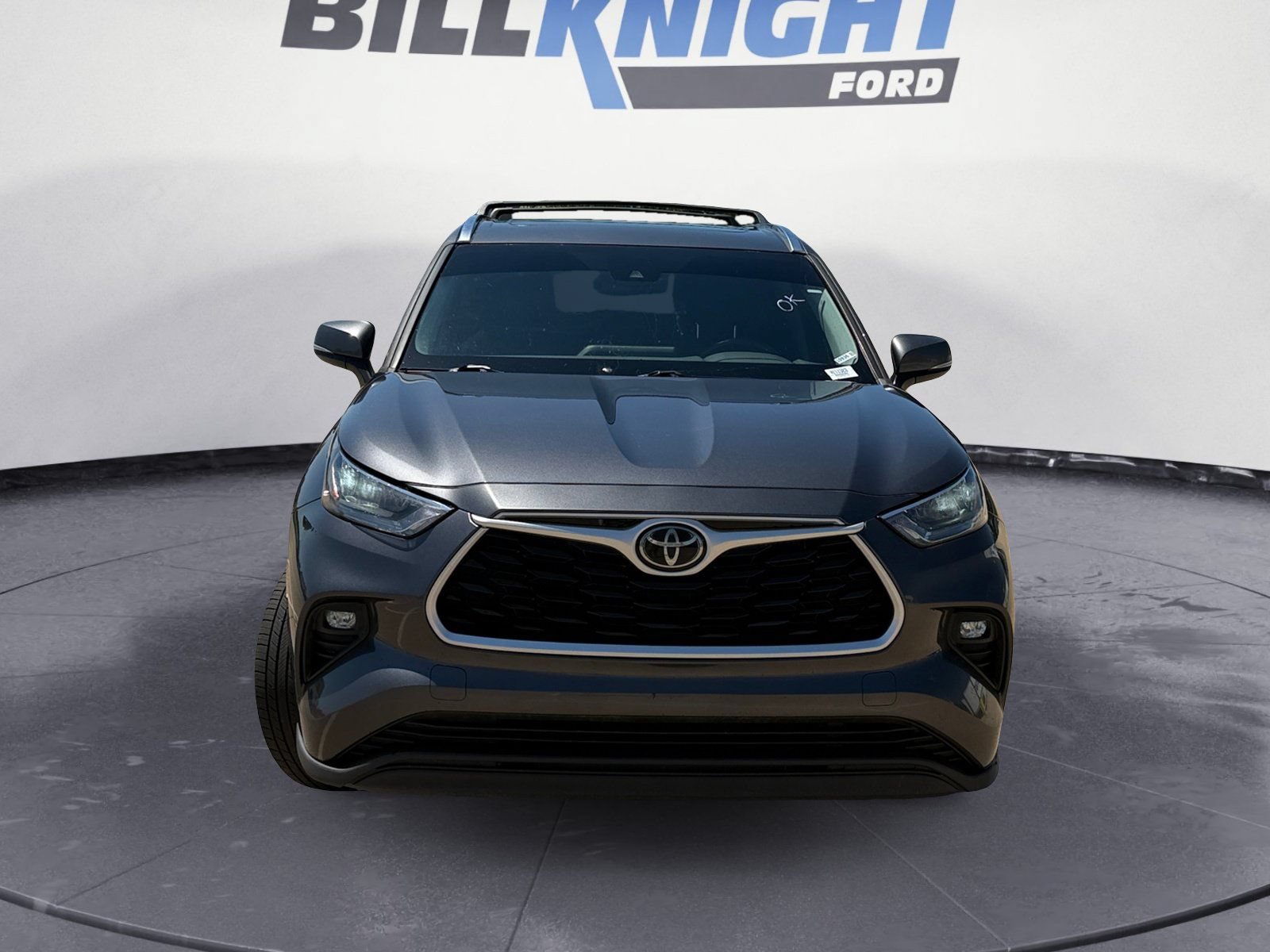 Used 2020 Toyota Highlander XLE AWD/4WD image 8