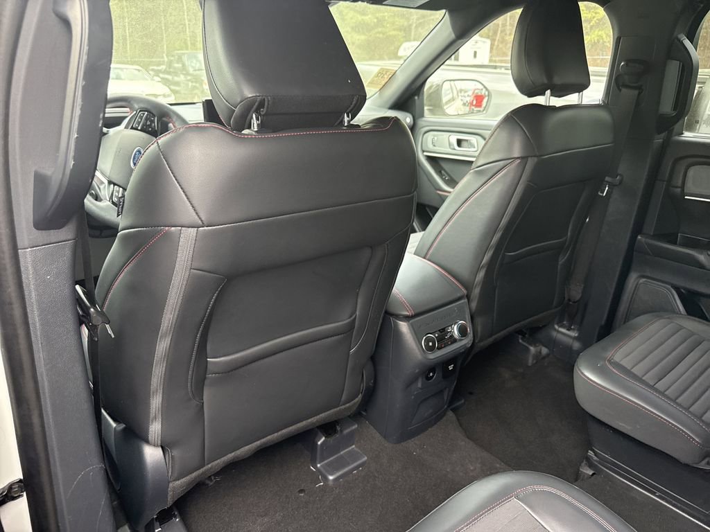 Used 2025 Ford Explorer ST-Line w/ Premium Package image 11