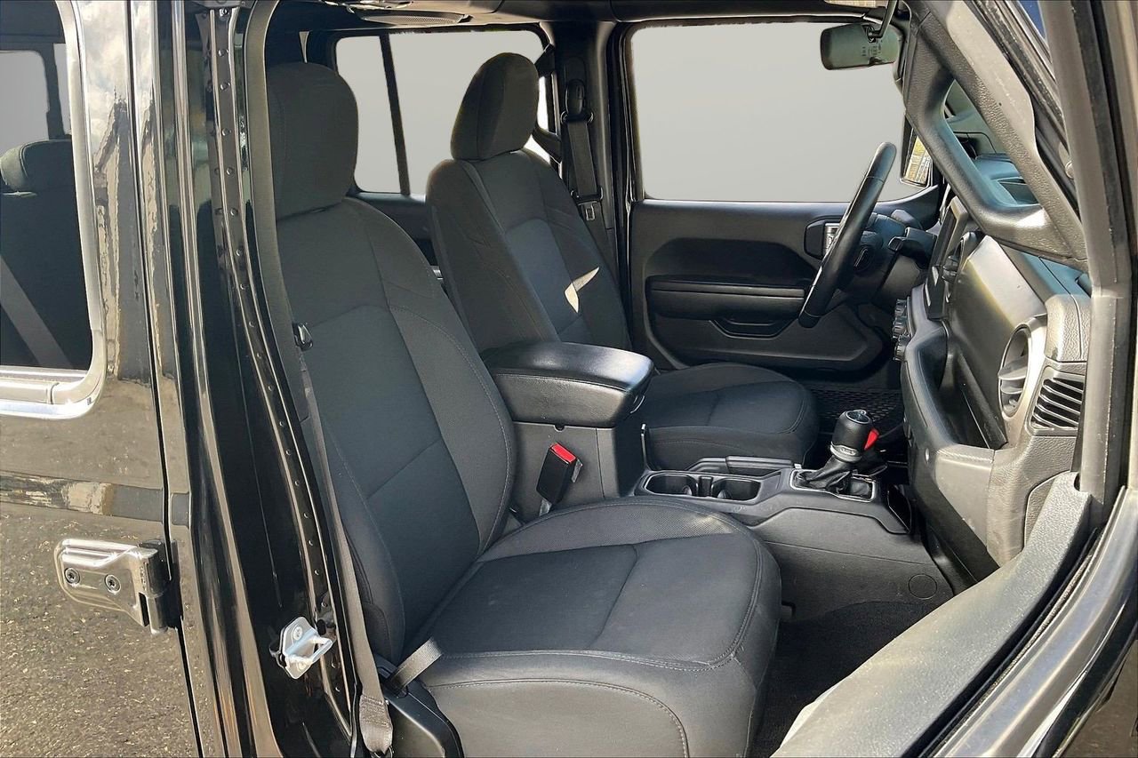 Used 2021 Jeep Gladiator Willys image 23
