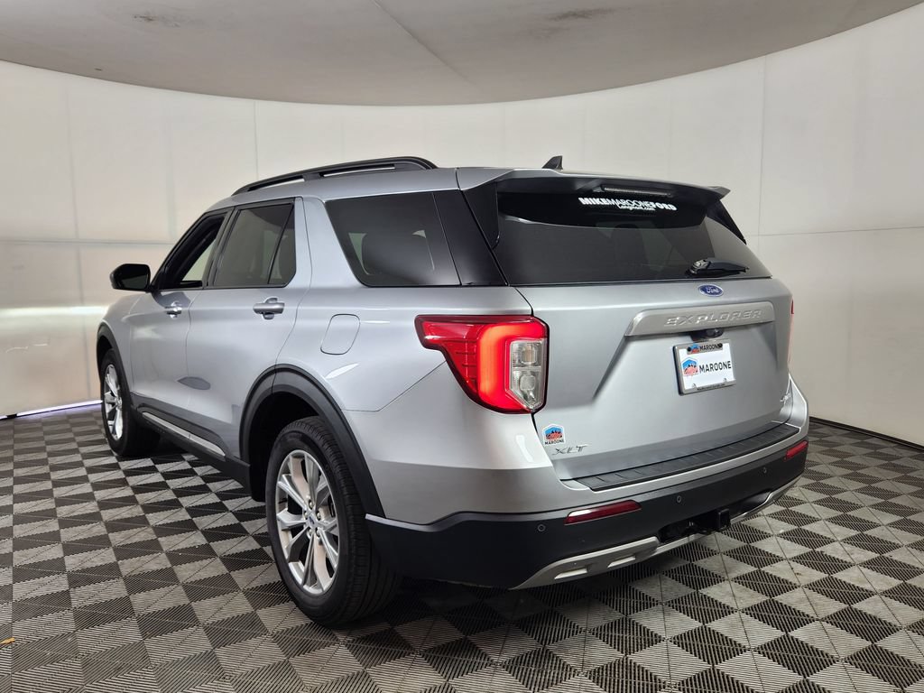 Used 2024 Ford Explorer XLT w/ Equipment Group 202A AWD/4WD image 5