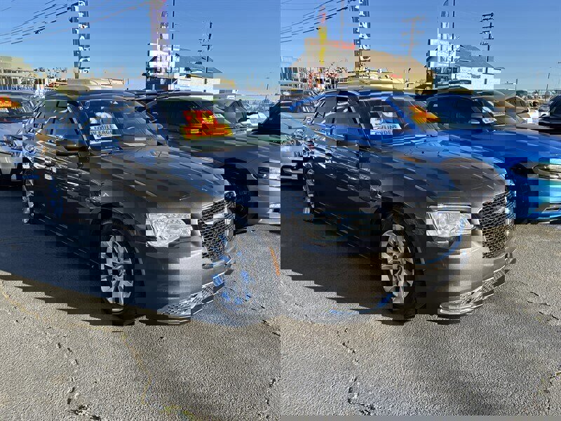 Used 2020 Chrysler 300 Touring image 7