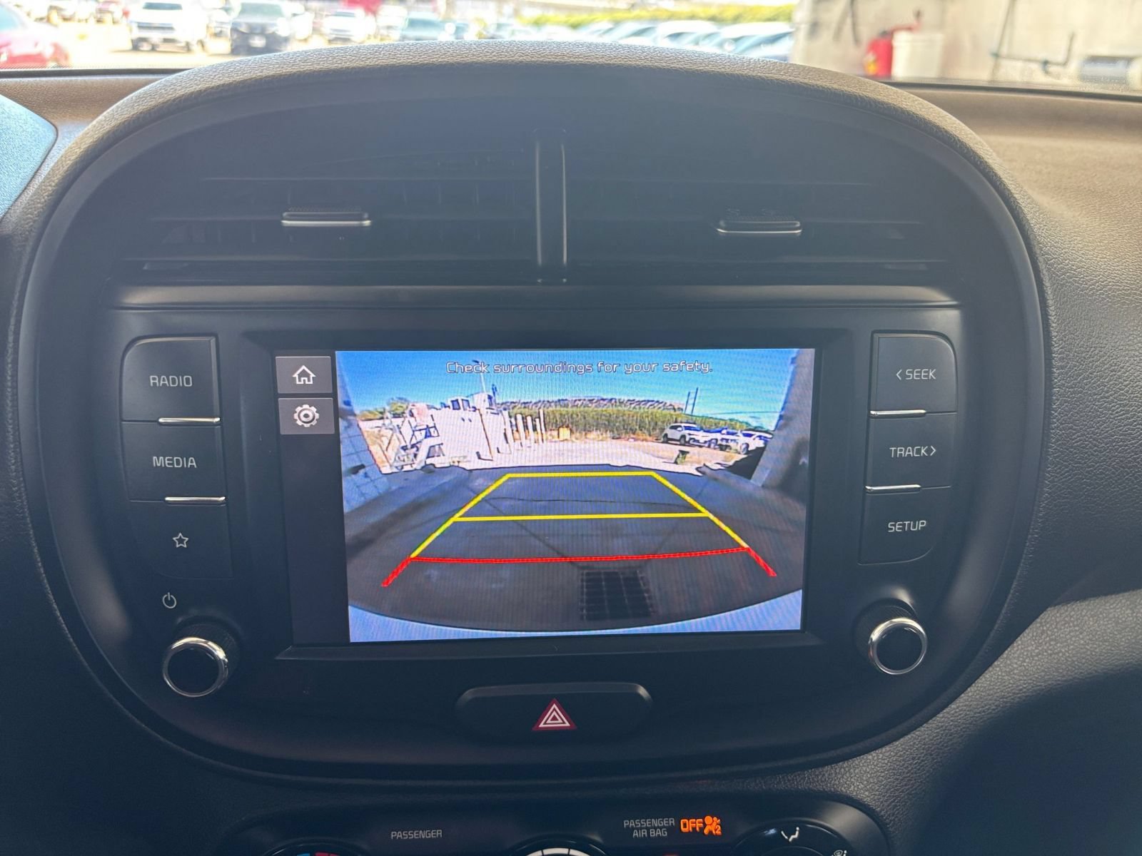 Used 2025 Kia Soul LX w/ LX Technology Package FWD image 21