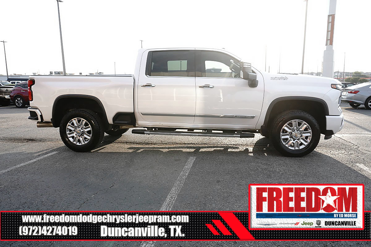 Used 2025 Chevrolet Silverado 2500 High Country w/ High Country Premium Package AWD/4WD image 6