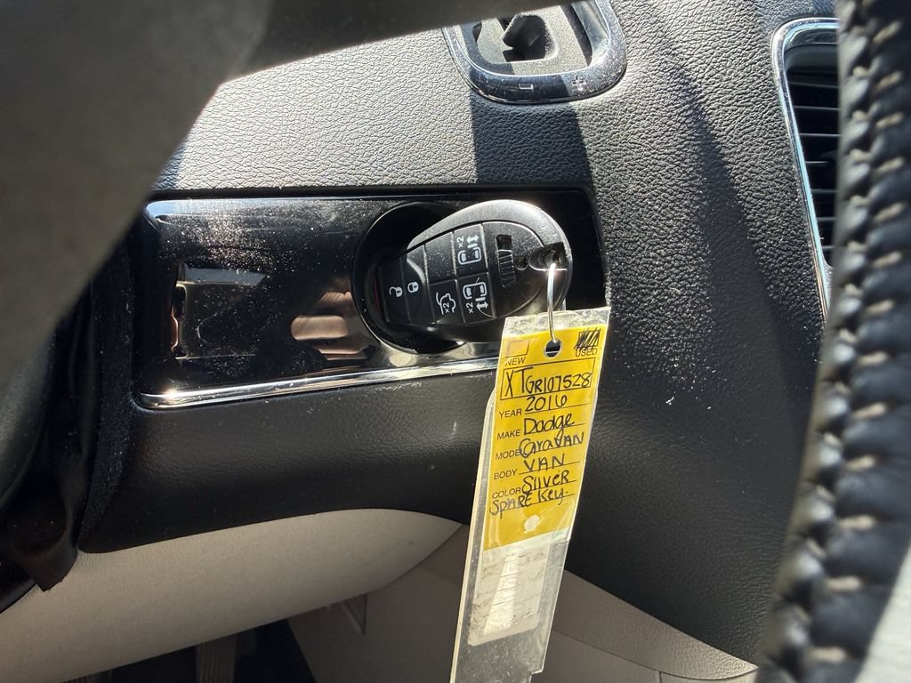 Used 2016 Dodge Grand Caravan SXT FWD image 19