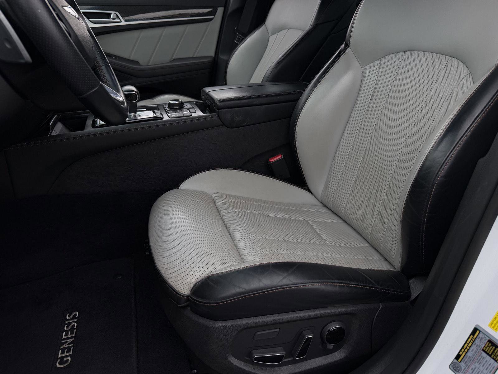 Used 2018 Genesis G80 3.3T Sport RWD image 10