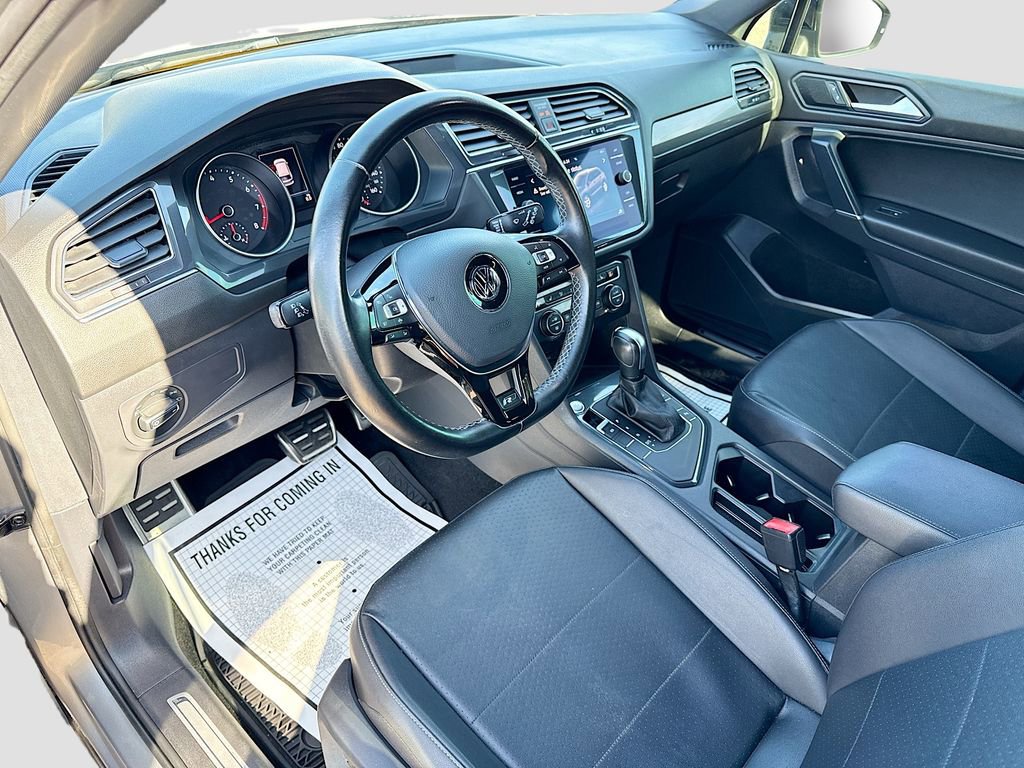 Used 2020 Volkswagen Tiguan SE R-Line image 25