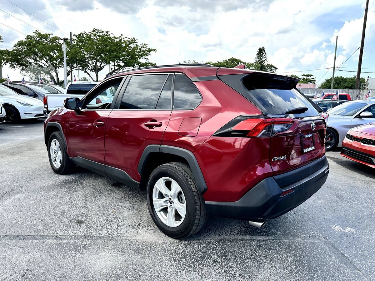 Used 2021 Toyota RAV4 XLE w/ Convenience Package FWD image 7