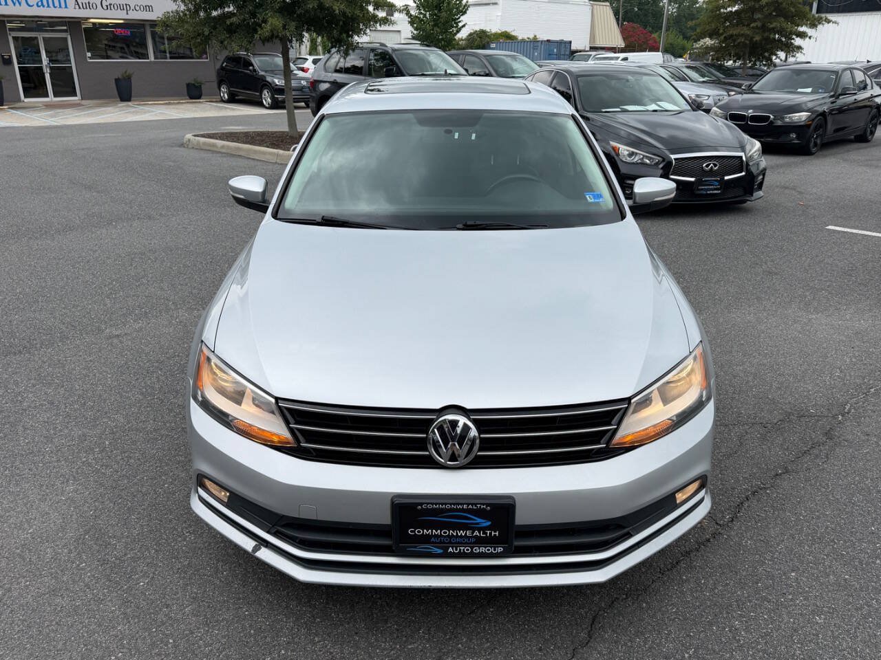 Used 2015 Volkswagen Jetta SE FWD image 2
