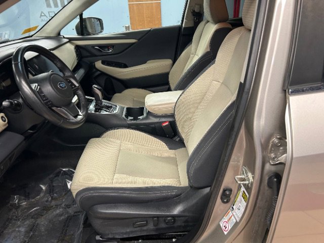 Used 2020 Subaru Outback Premium image 8