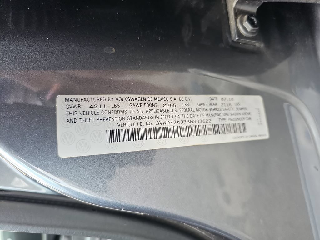 Used 2011 Volkswagen Jetta SE FWD image 29