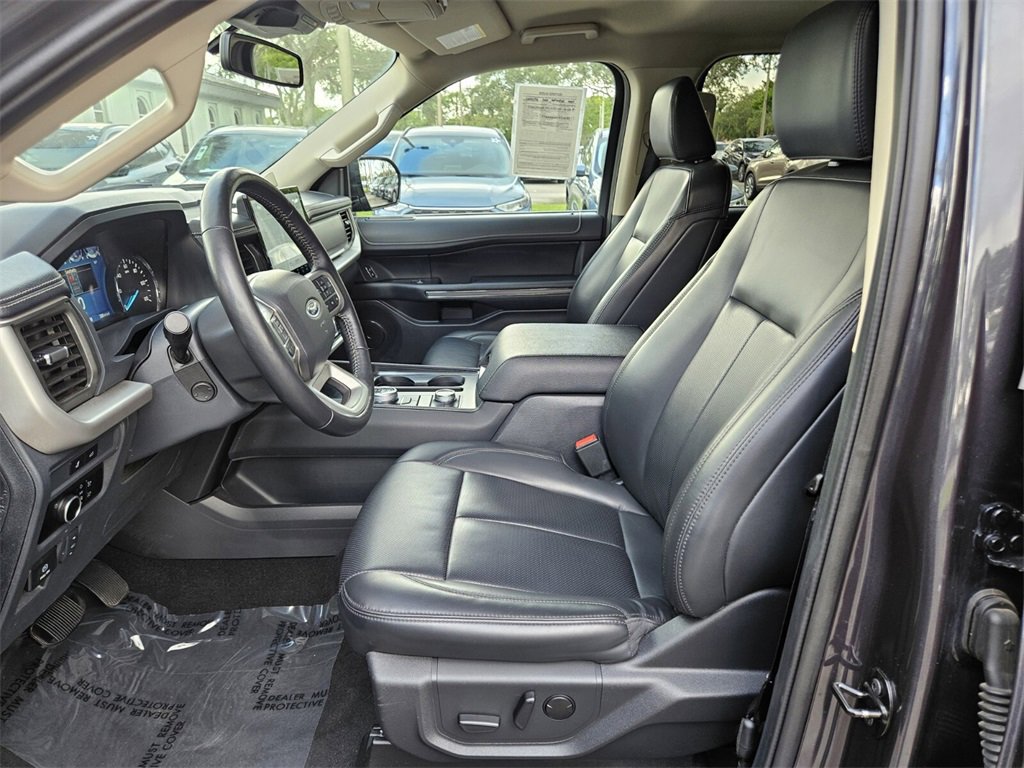 Used 2024 Ford Expedition Max XLT video 3