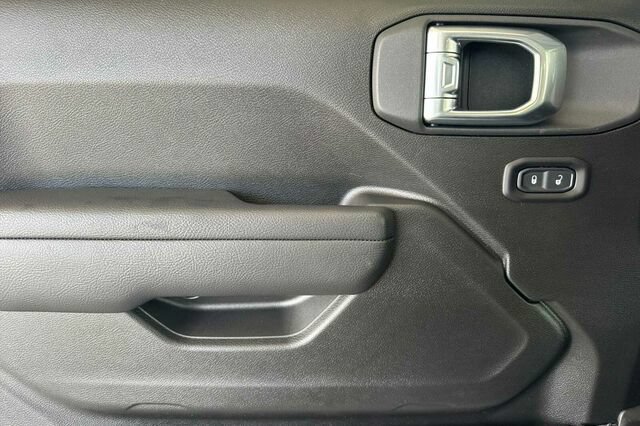 New 2026 Jeep Gladiator Sport AWD/4WD image 8