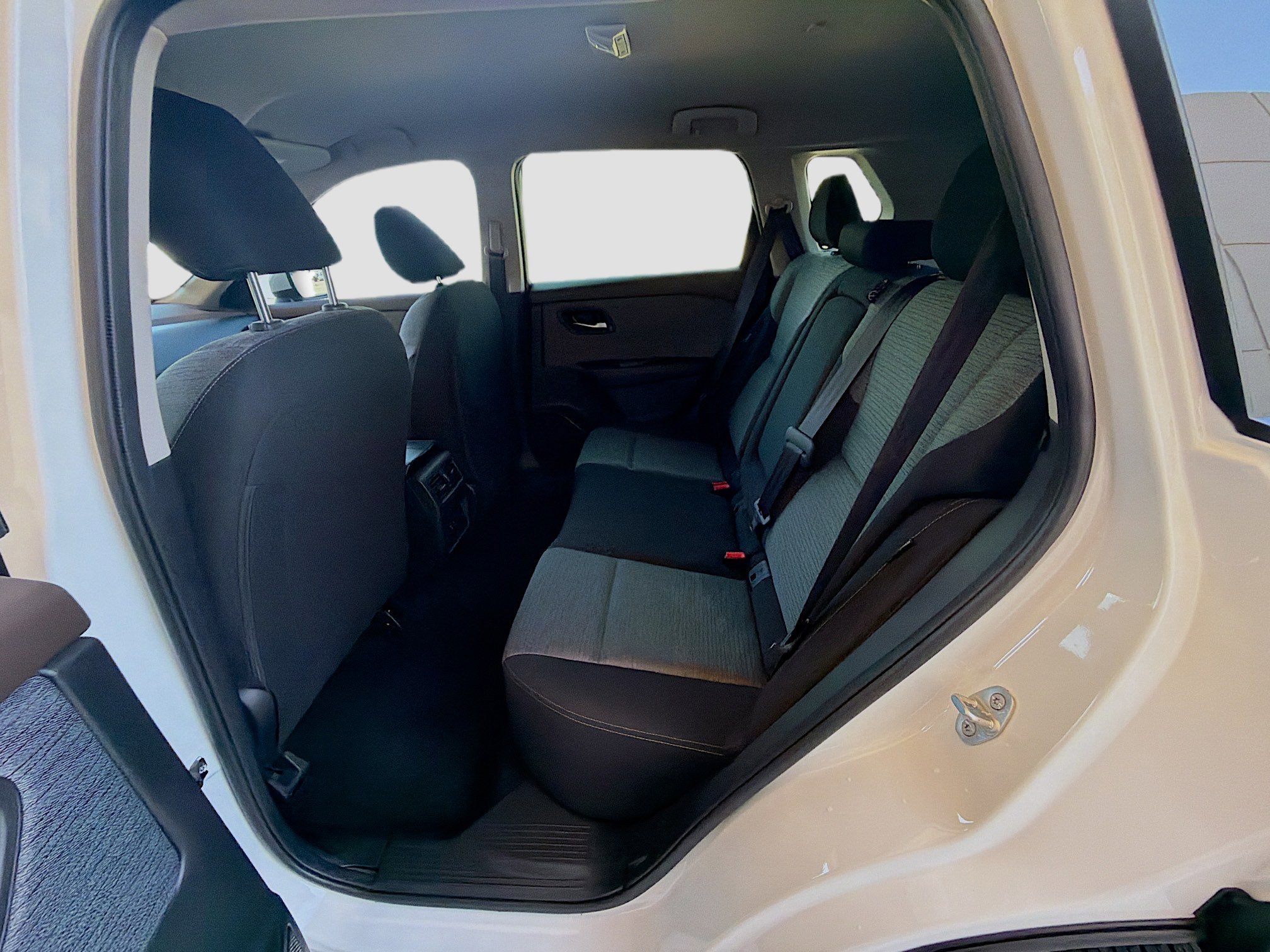 Used 2023 Nissan Rogue SV image 24