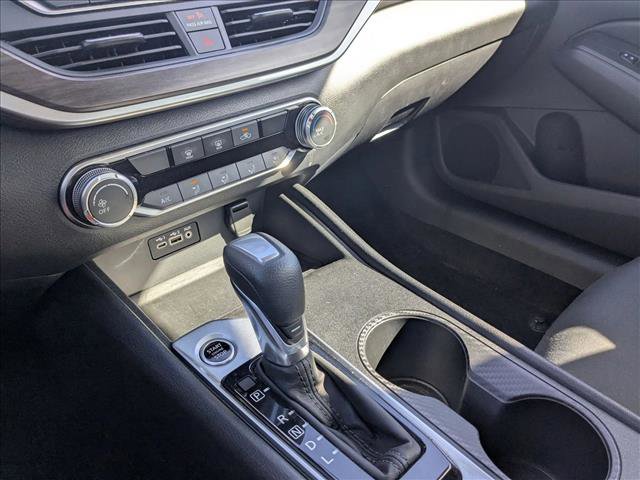 Used 2025 Nissan Altima 2.5 SV image 13