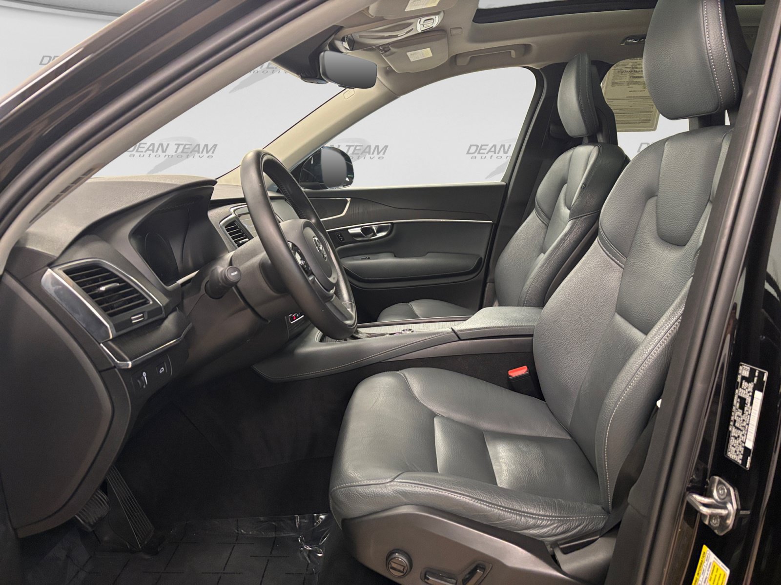 Used 2020 Volvo XC90 T6 Momentum AWD/4WD image 11