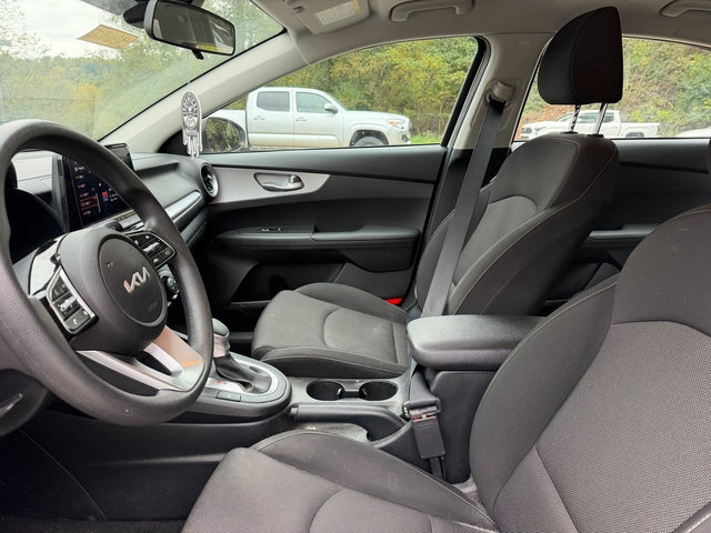 Used 2023 Kia Forte LXS w/ LXS Technology Package FWD image 10
