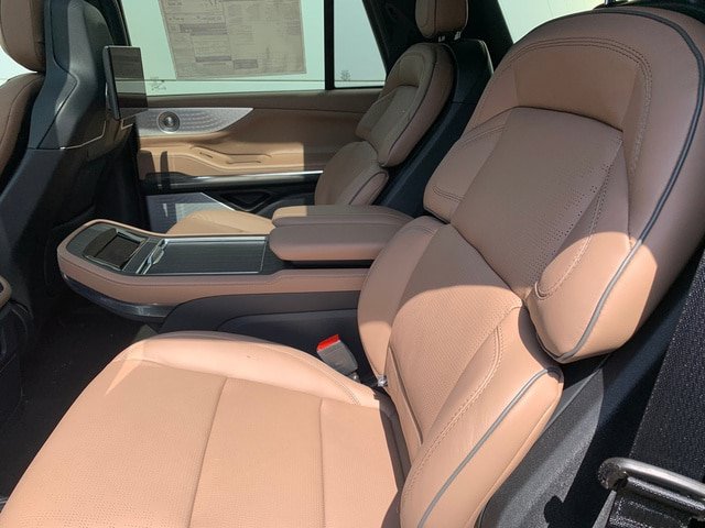 New 2026 Lincoln Navigator Black Label AWD/4WD image 16