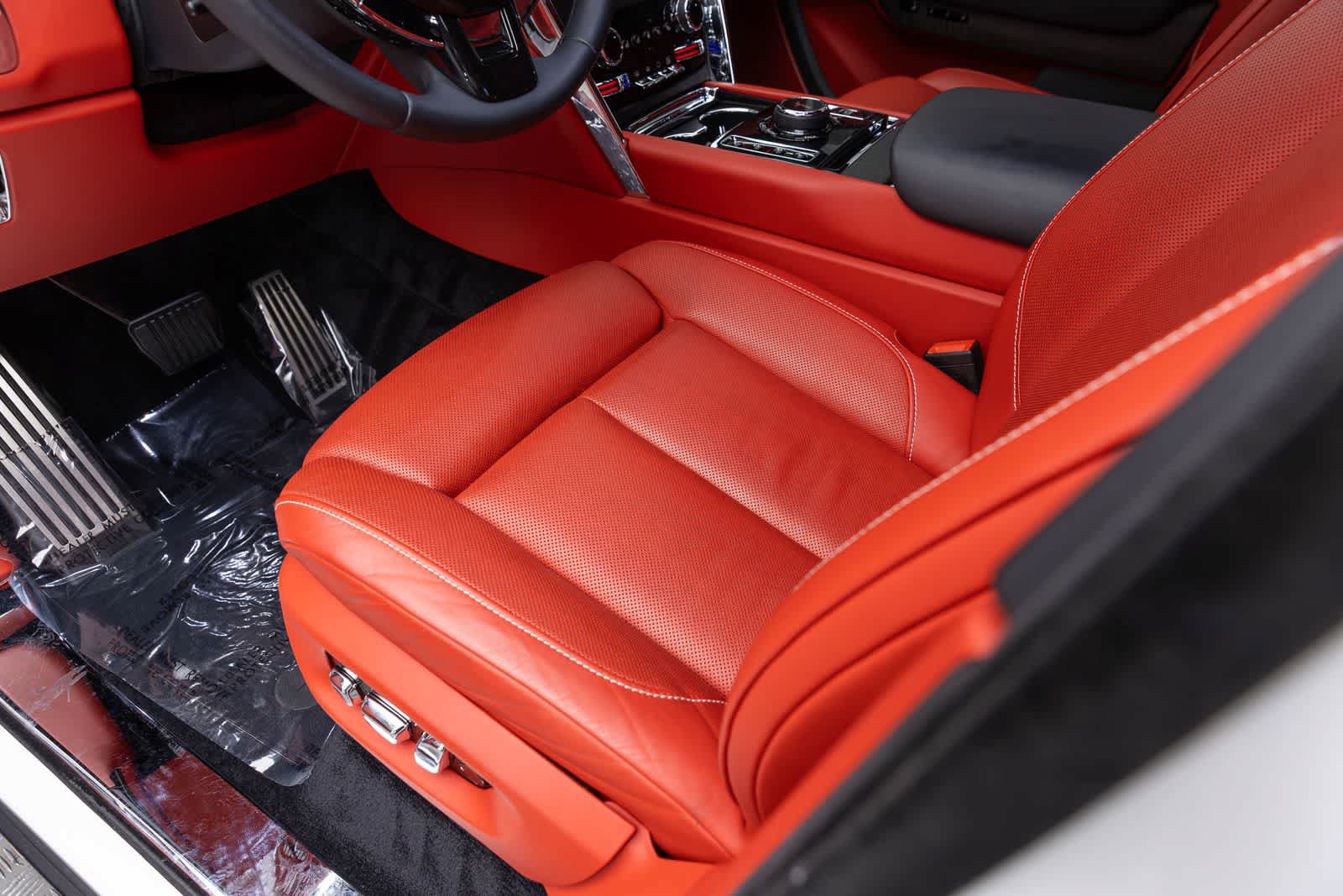 Used 2021 Rolls-Royce Cullinan AWD/4WD image 30