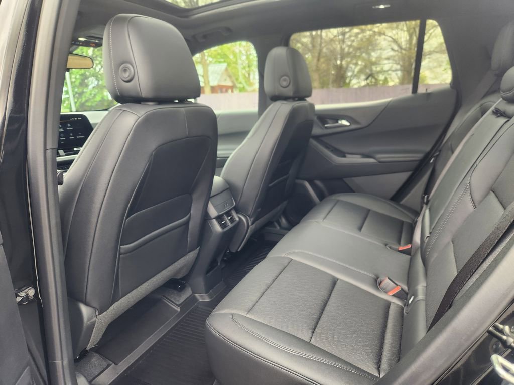 New 2026 Chevrolet Equinox LT w/ Convenience Package II FWD image 22