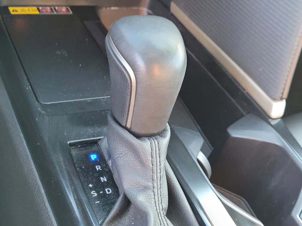 Used 2025 Toyota Camry SE image 21