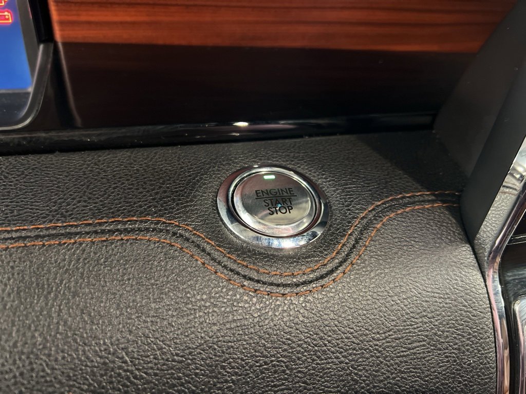 Used 2020 Lincoln Navigator Reserve w/ Luxury Package image 16