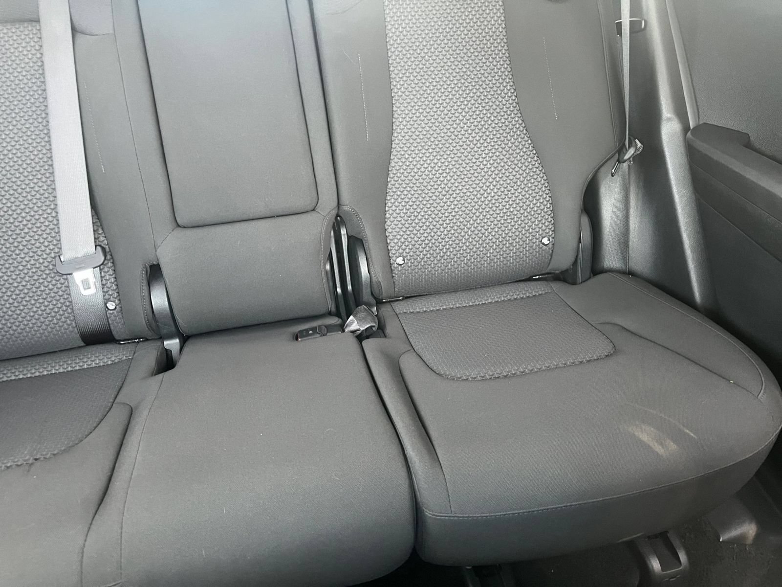 Used 2025 Kia Sportage LX FWD image 37