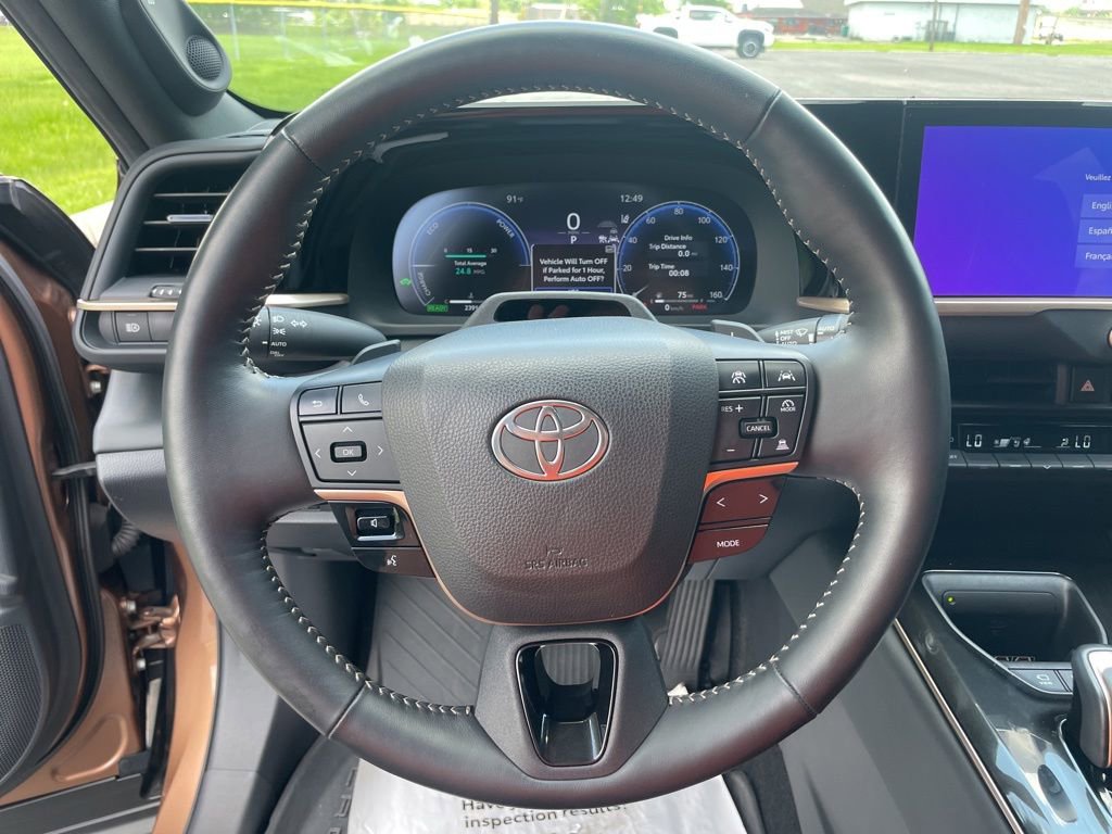 Used 2024 Toyota Crown Platinum AWD/4WD image 25