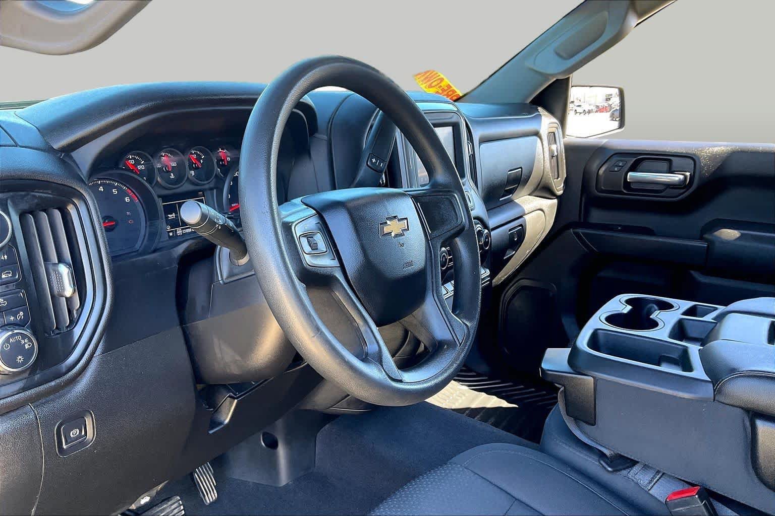 Used 2020 Chevrolet Silverado 1500 Custom w/ Custom Value Package AWD/4WD image 15