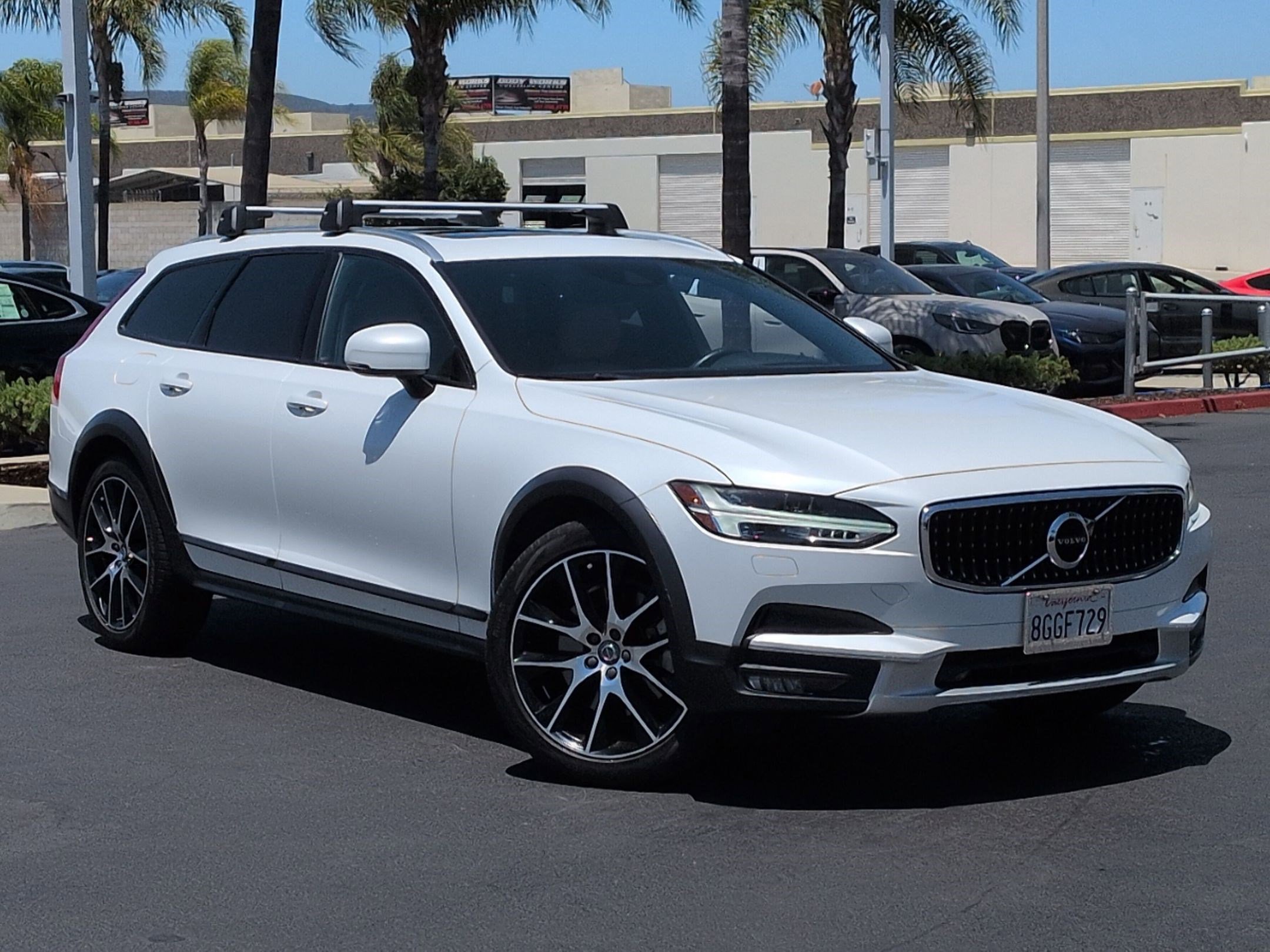 Used 2018 Volvo V90 T6 Cross Country AWD/4WD image 2