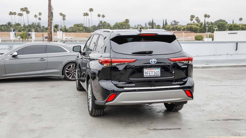 Used 2023 Toyota Highlander Platinum AWD/4WD image 7
