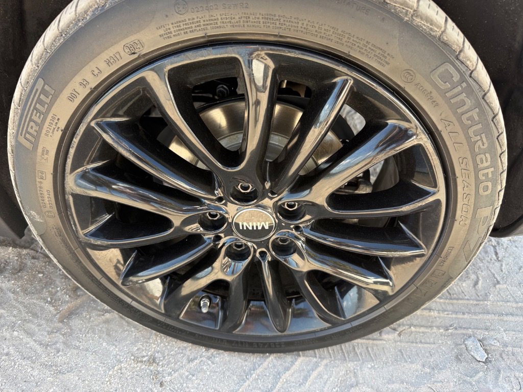 Used 2019 MINI Cooper Clubman ALL4 AWD/4WD image 12