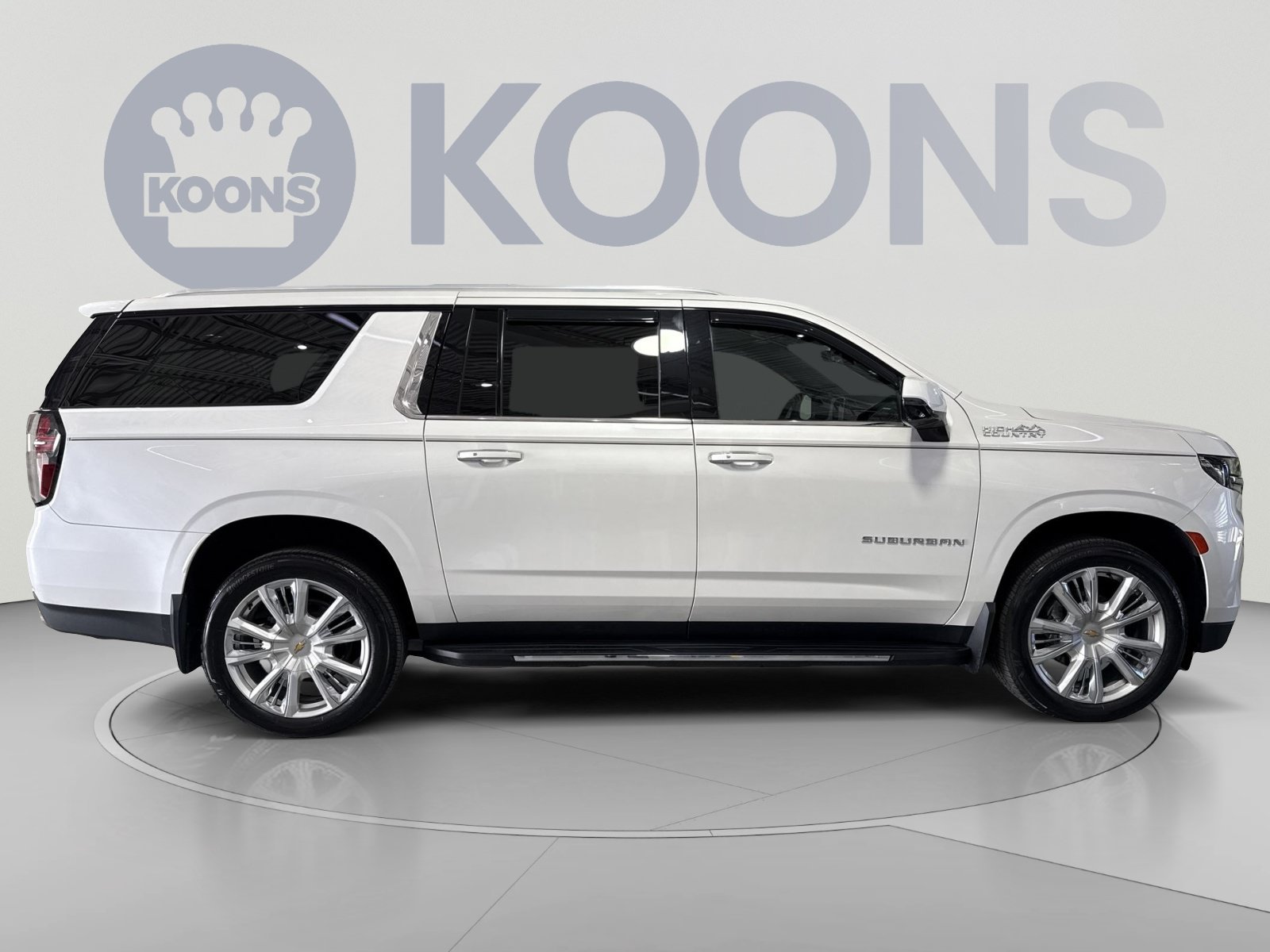 Used 2023 Chevrolet Suburban High Country AWD/4WD image 12