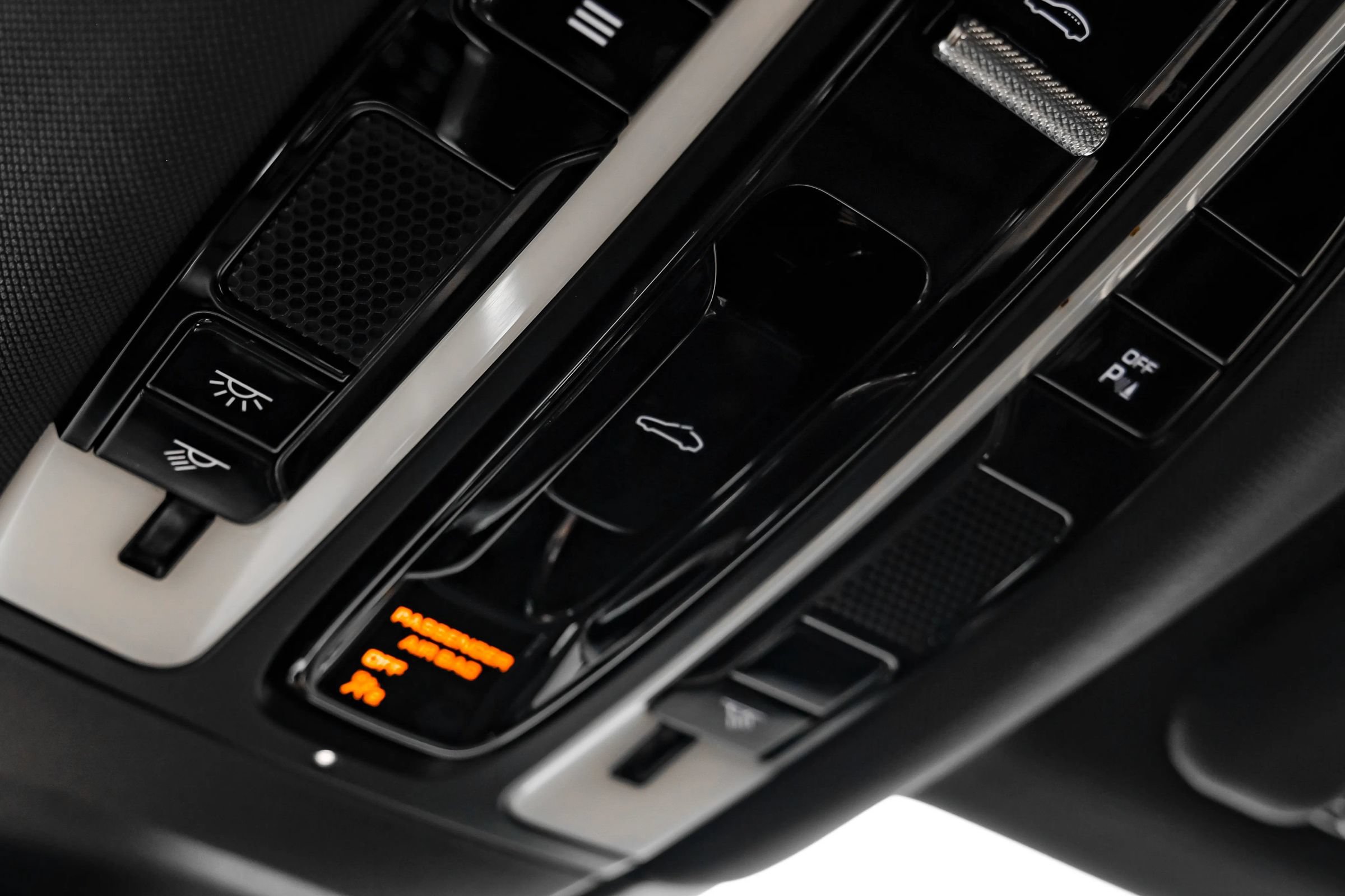 Used 2018 Porsche Panamera image 36