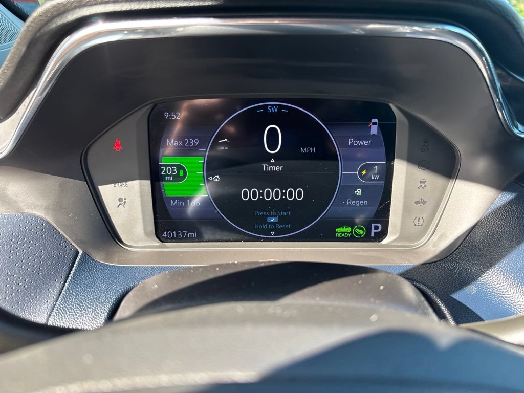 Used 2023 Chevrolet Bolt EUV Premier FWD image 26