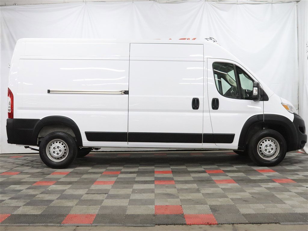 Used 2024 RAM ProMaster 2500 w/ Convenience Group FWD image 4