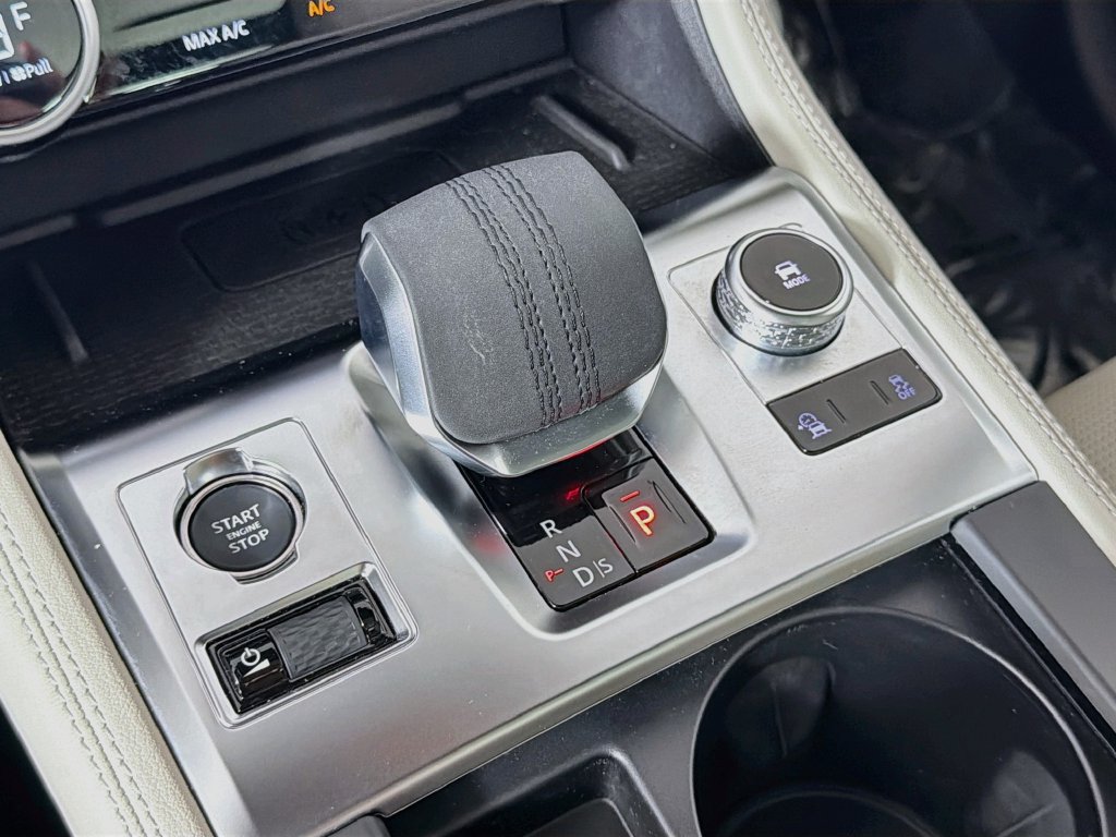 Certified 2026 Jaguar F-PACE R-Dynamic S AWD/4WD image 17