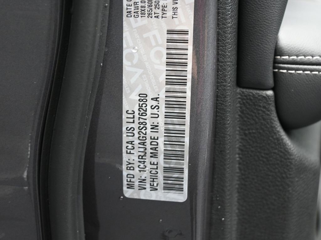 New 2025 Jeep Grand Cherokee L Laredo w/ Luxury Tech Group I image 18