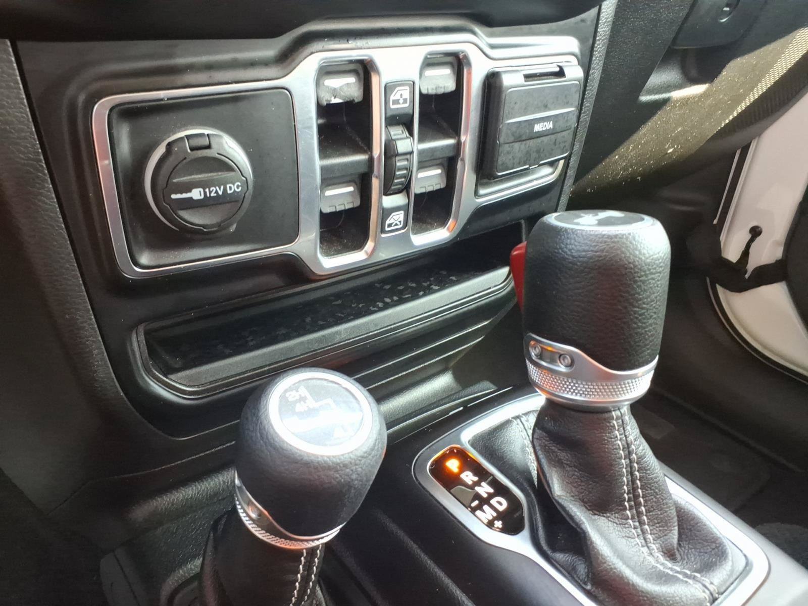 Used 2021 Jeep Wrangler Unlimited Sahara w/ Uconnect 4C Nav & Sound Group AWD/4WD image 25