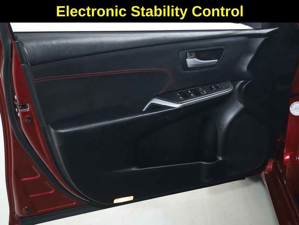 Used 2015 Toyota Camry XSE image 15