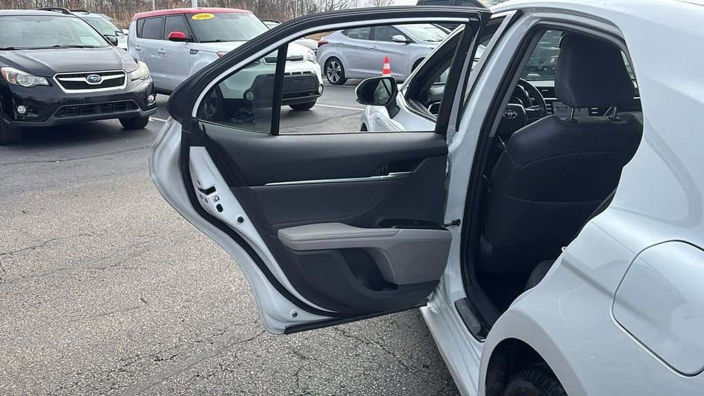 Used 2018 Toyota Camry XLE w/ Audio Package image 28