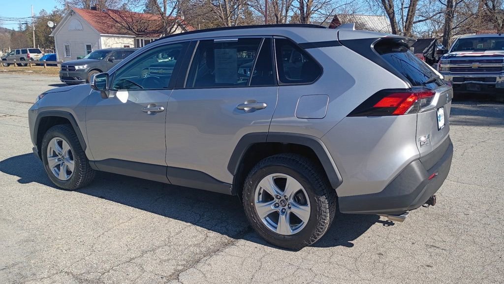 Used 2021 Toyota RAV4 XLE w/ Convenience Package image 10