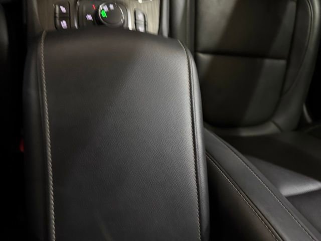 Used 2023 GMC Acadia SLT w/ Elevation Edition image 20