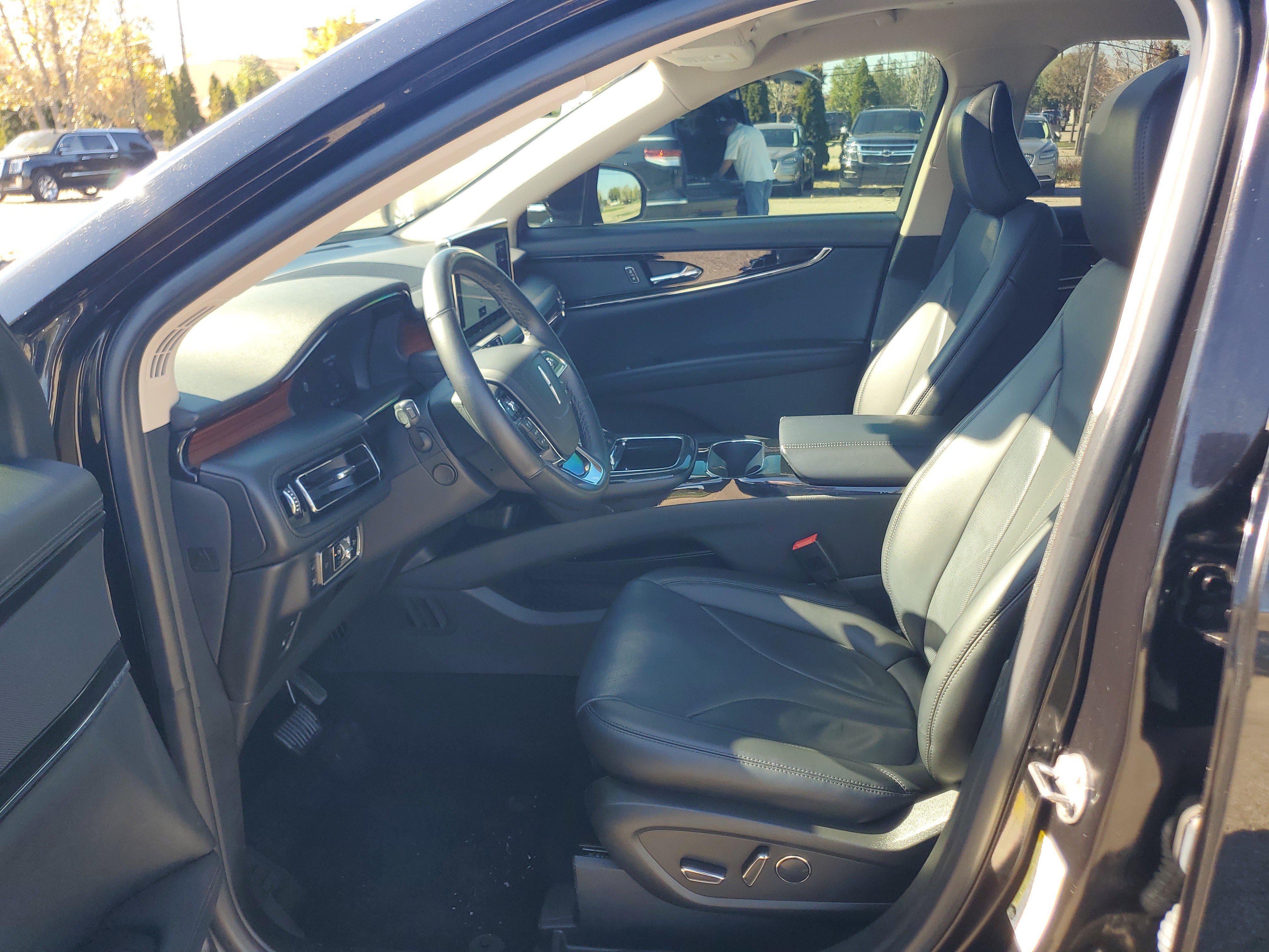 Used 2023 Lincoln Nautilus Reserve AWD/4WD image 12