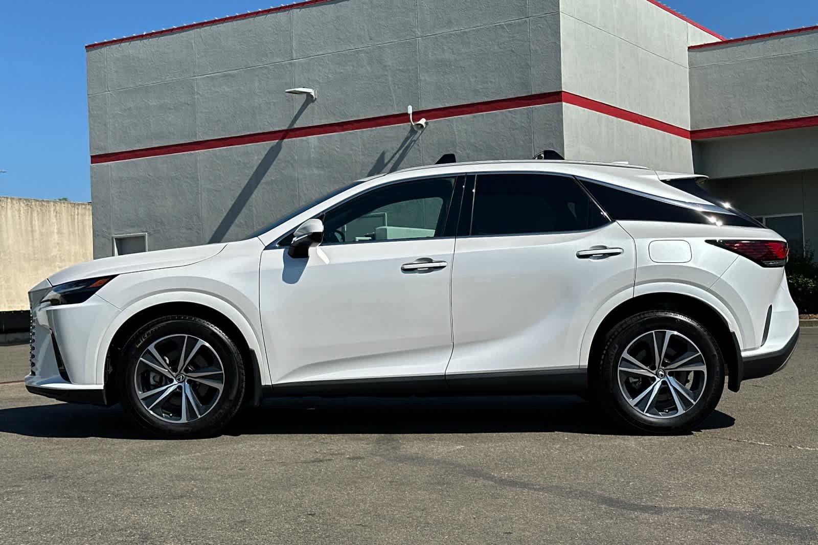 Used 2024 Lexus RX 350 Premium w/ Accessory Package (Z1) image 9